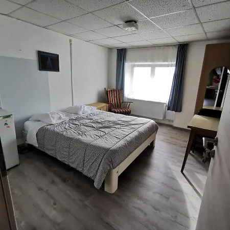 Chez Phil Robertville