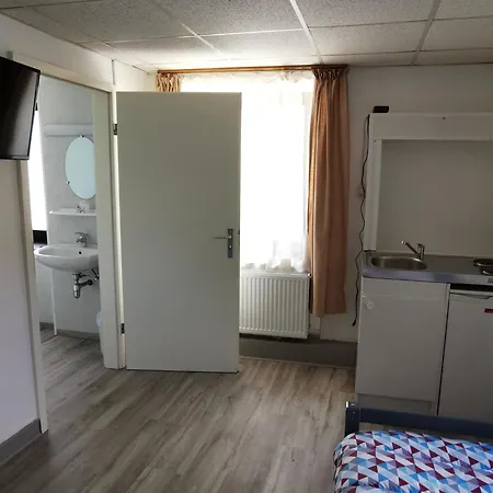 Chez Phil Hotell 2*