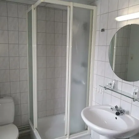 Chez Phil Hotell 2*