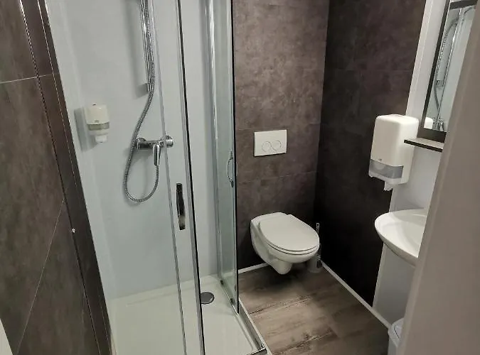 Chez Phil Robertville